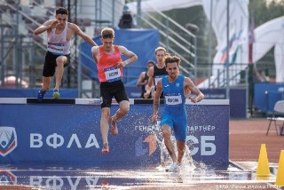 Абаканский легкоатлет завоевал бронзу на чемпионате России по 3000 м с препятствиями